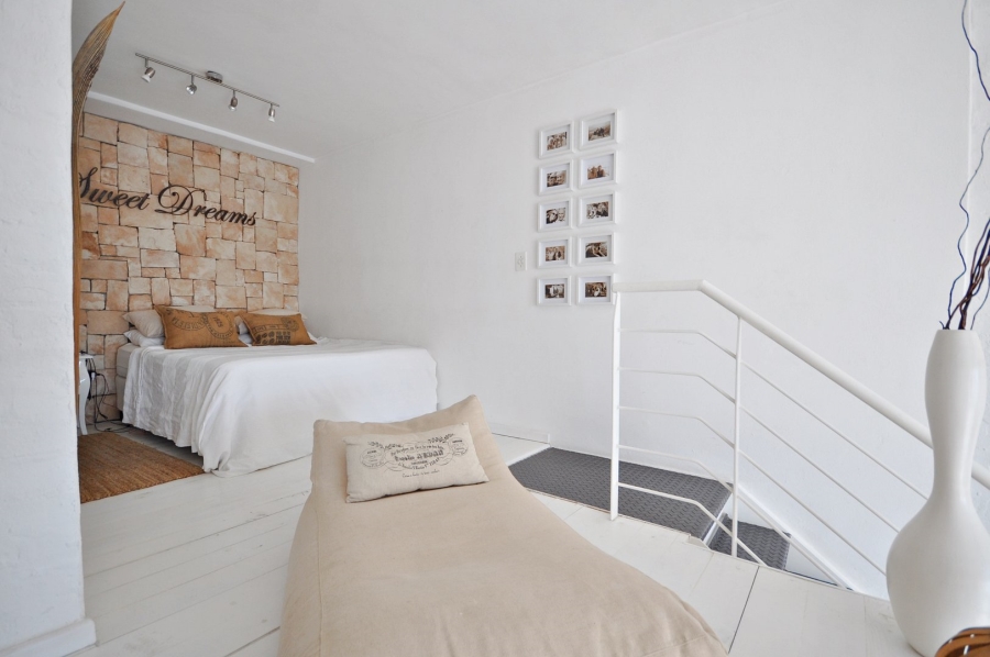 To Let 1 Bedroom Property for Rent in Green Point Western Cape